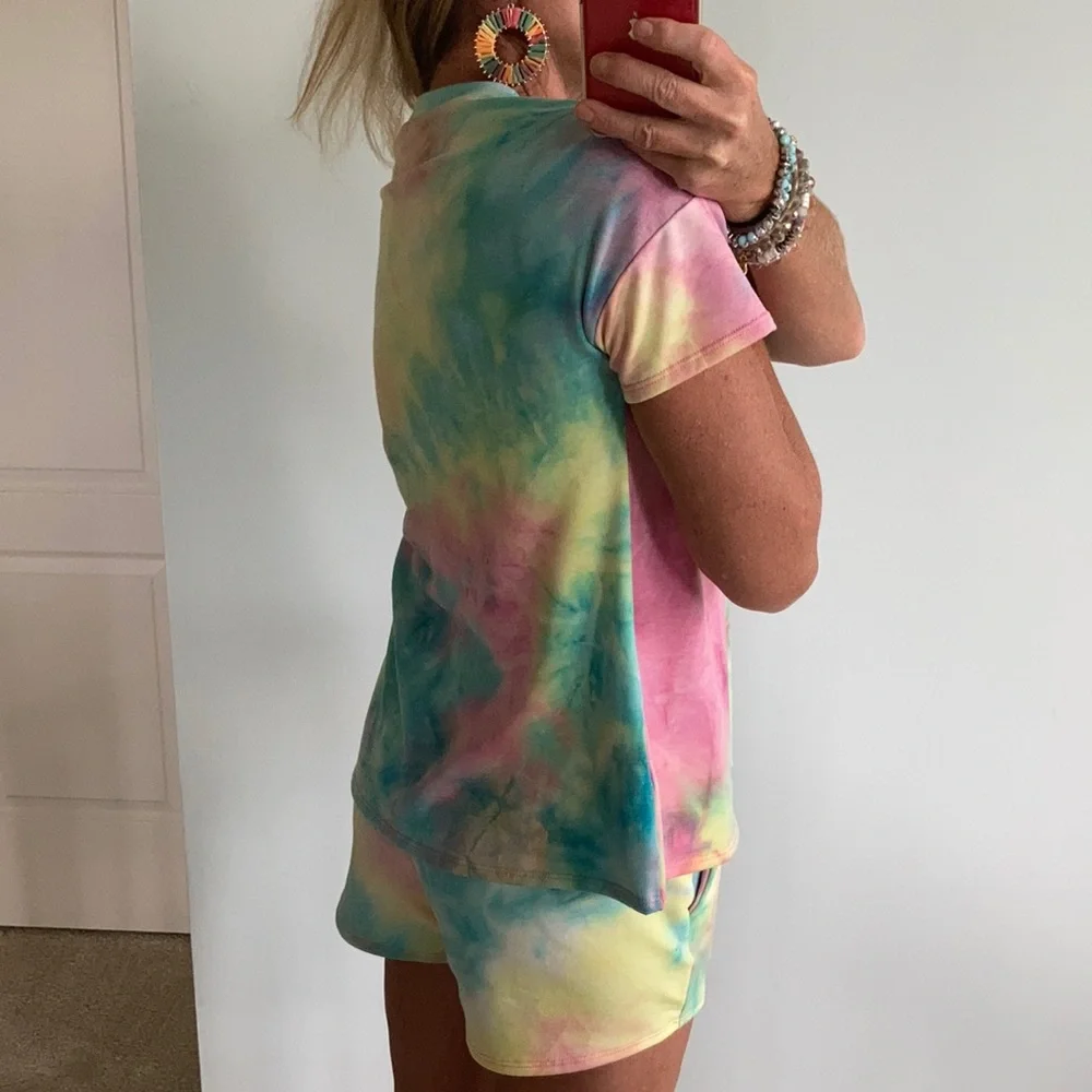 Tie Dye Top & Shorts Lounge Set - Picture 7 of 10